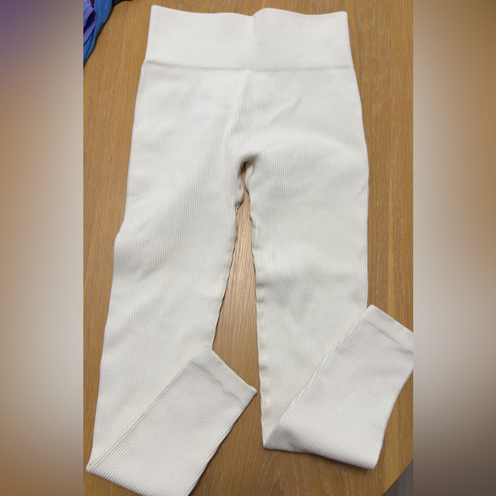 White Ribbed Leggings